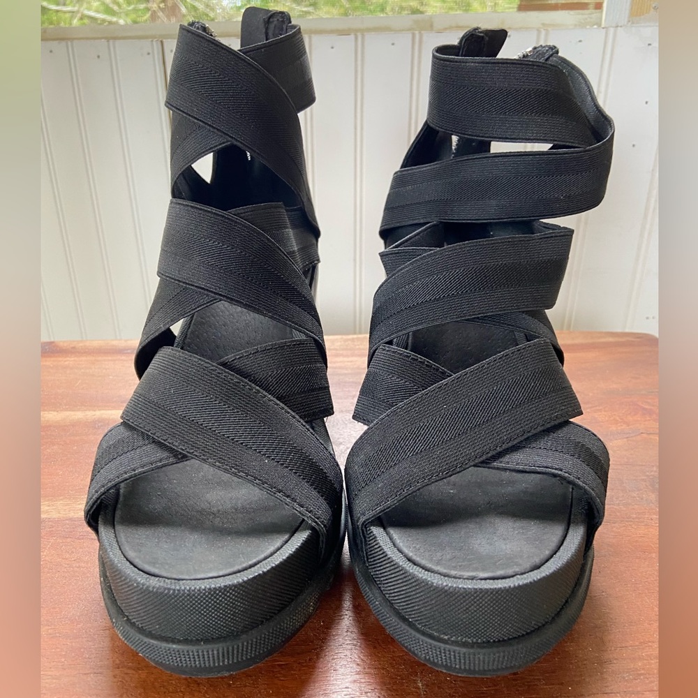 Women’s Joanie Sorel sandal (2022)
